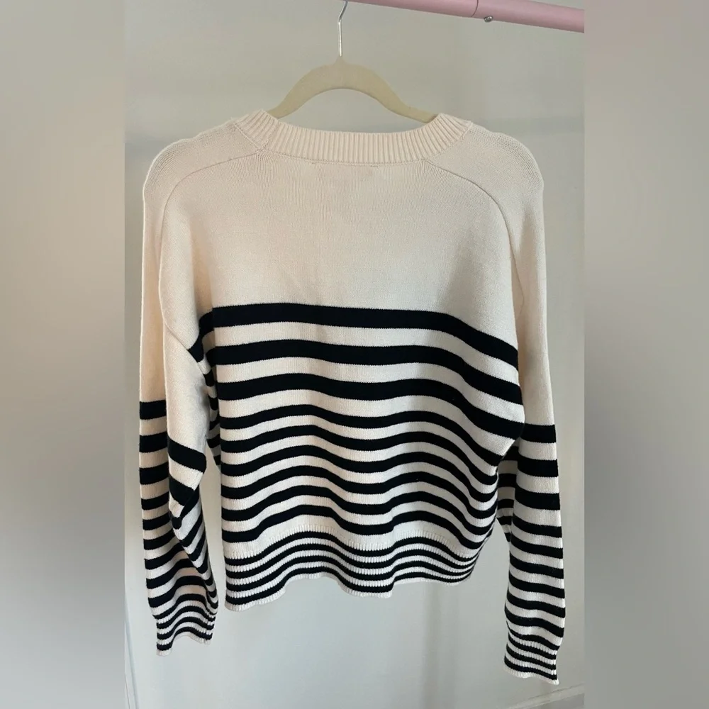 Philosophy Women's Cream and Black Striped Sweater - Picture 5 of 5